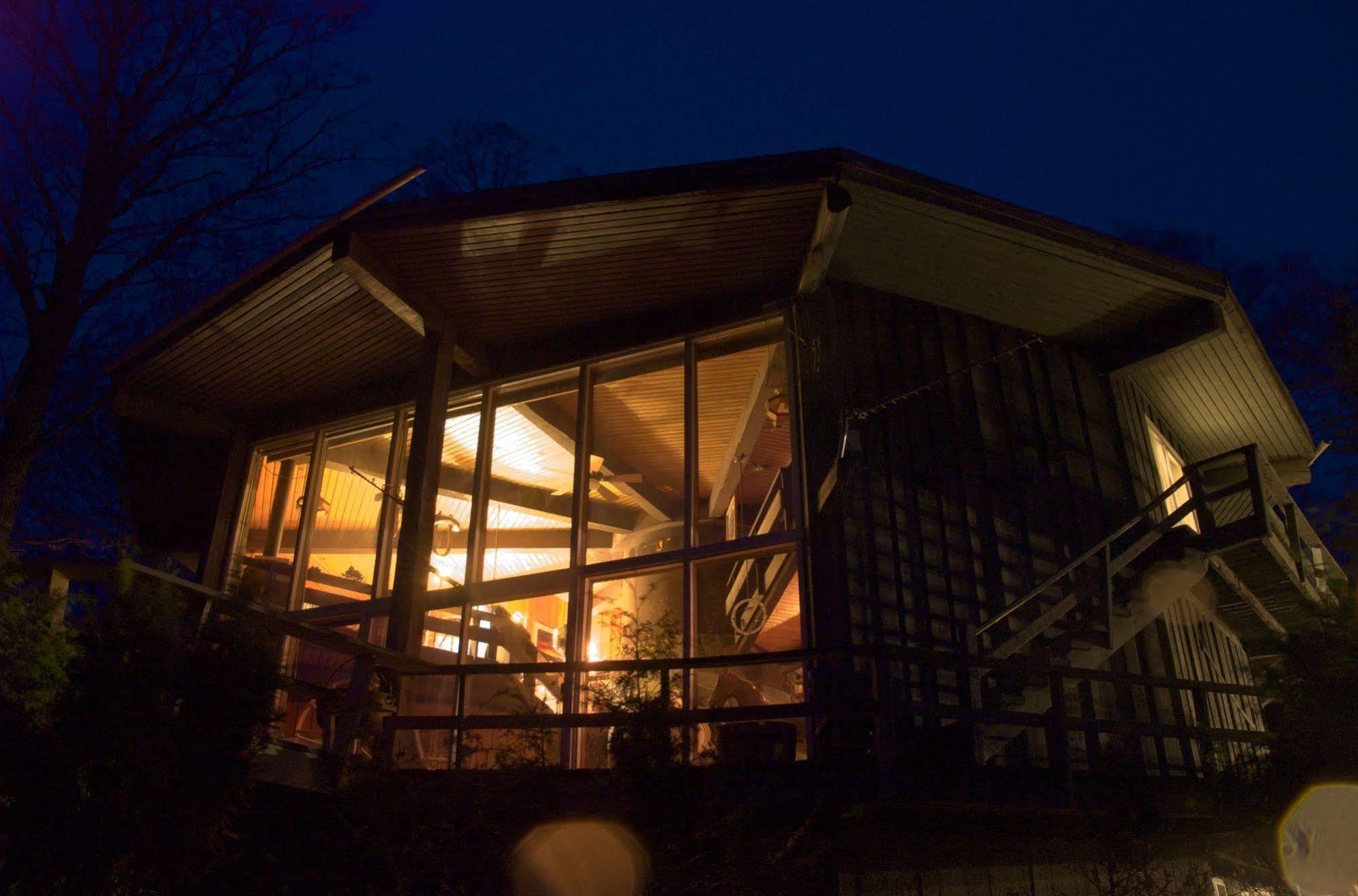 Stouffermill Bed & Breakfast Algonquin Highlands Bagian luar foto