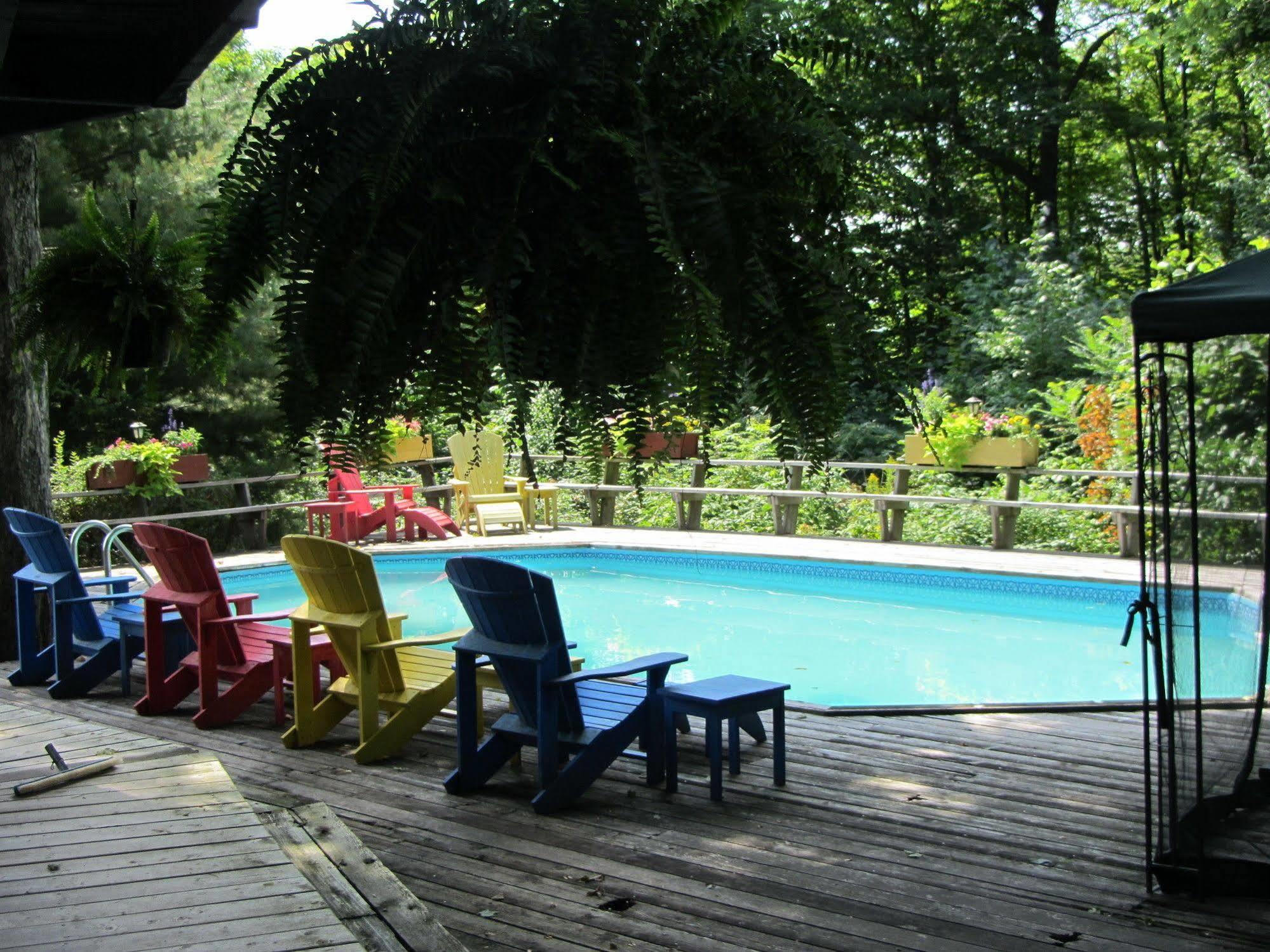 Stouffermill Bed & Breakfast Algonquin Highlands Bagian luar foto