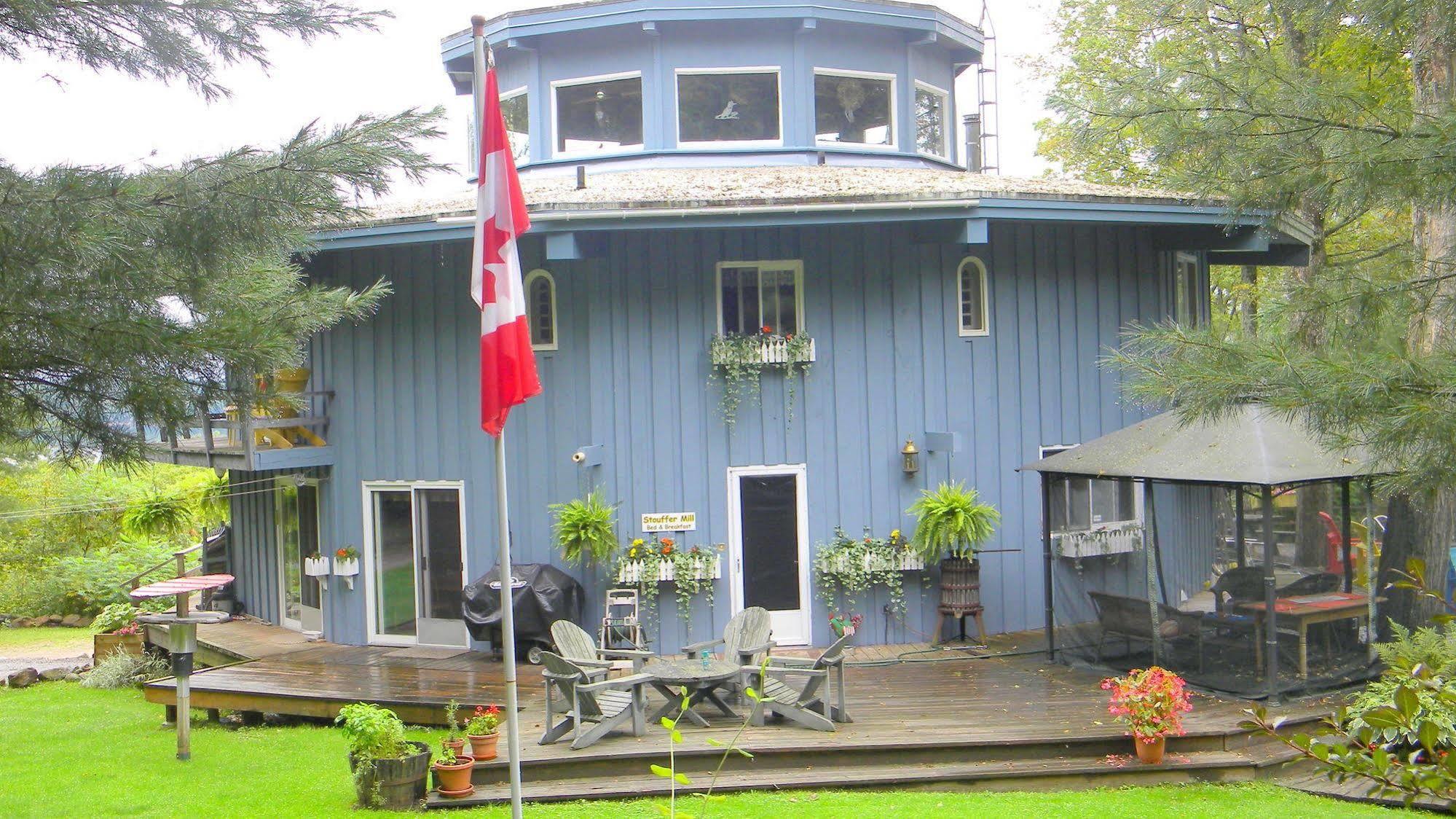 Stouffermill Bed & Breakfast Algonquin Highlands Bagian luar foto