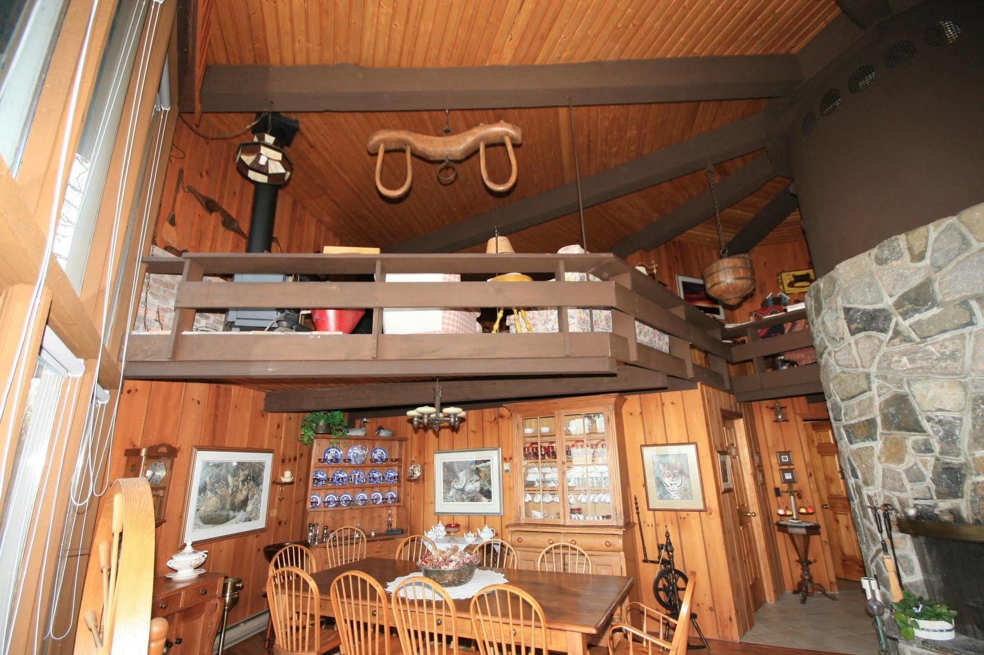 Stouffermill Bed & Breakfast Algonquin Highlands Bagian luar foto