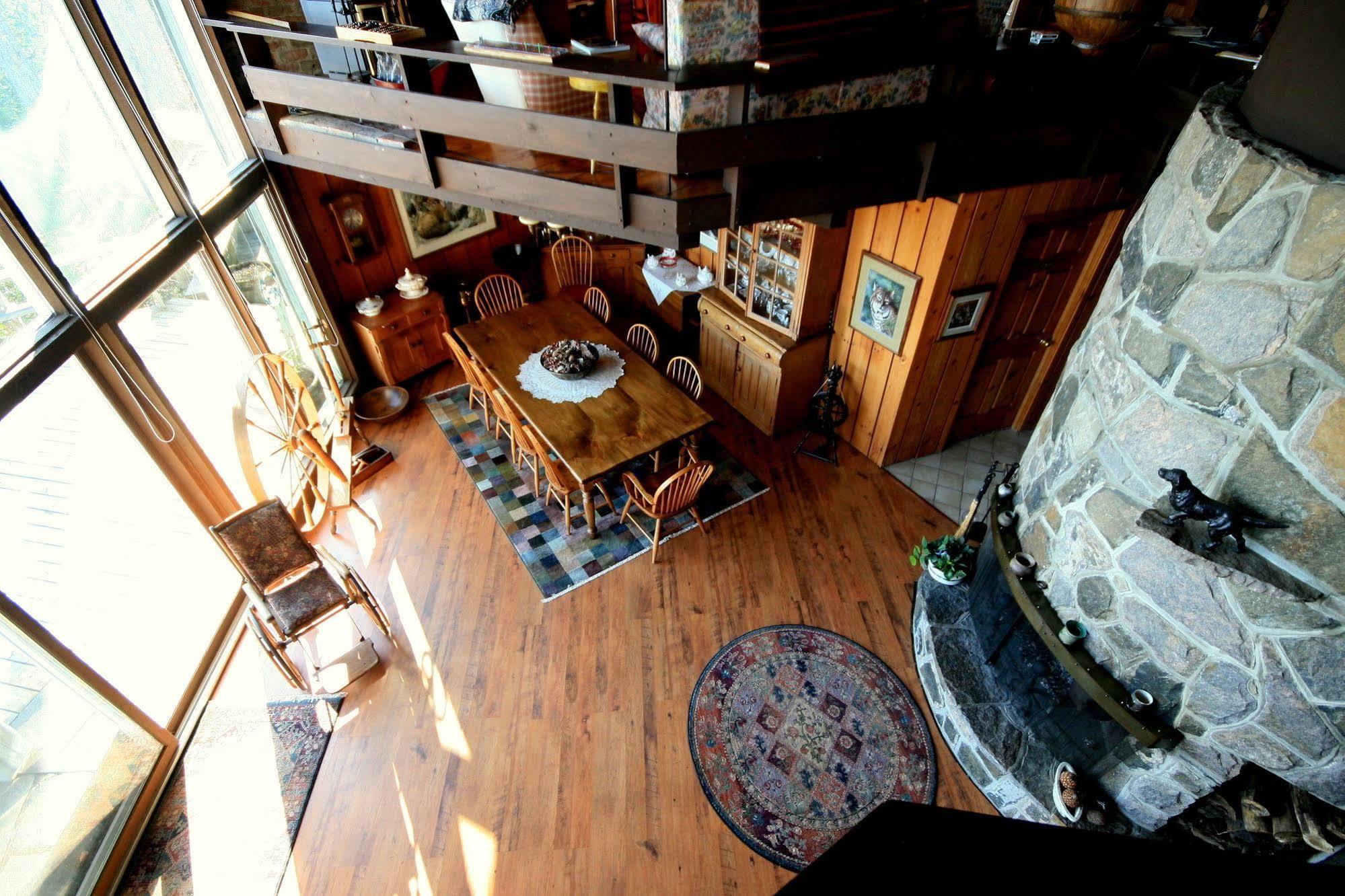 Stouffermill Bed & Breakfast Algonquin Highlands Bagian luar foto